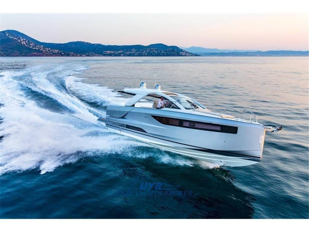 Jeanneau Db 43 outboard
