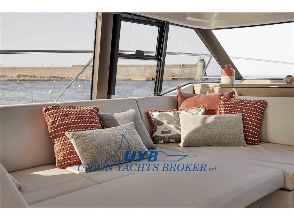 Prestige 420 flybridge line