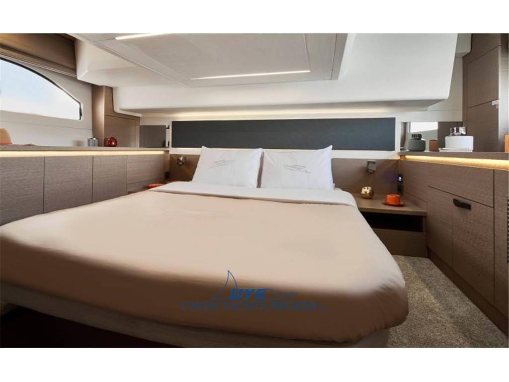 Prestige 420 flybridge line