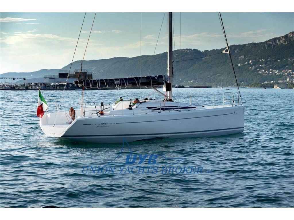 Italia yachts Italia 9.98