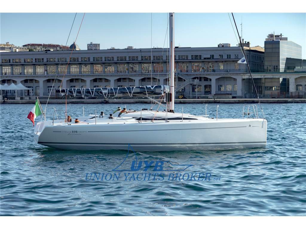 Italia yachts Italia 9.98
