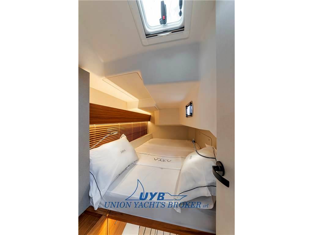 Italia yachts Italia 12.98