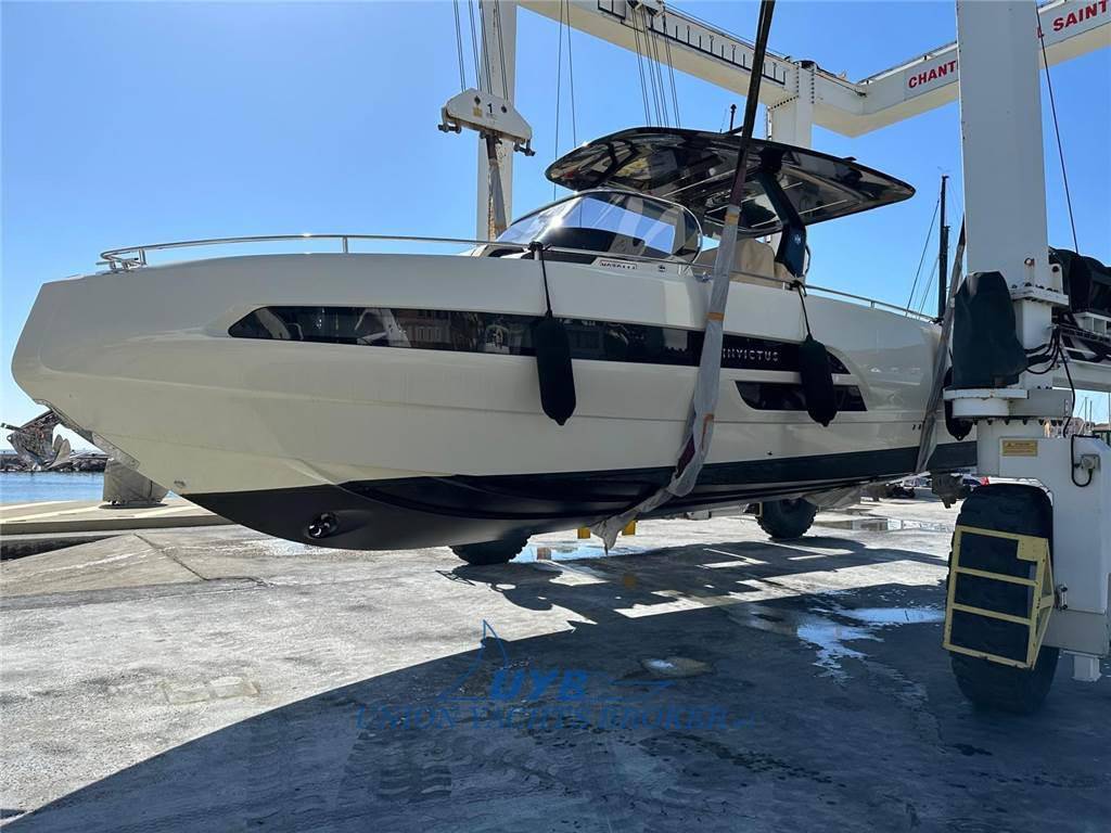Invictus 320 gt