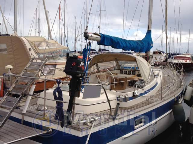 Hallberg rassy 382