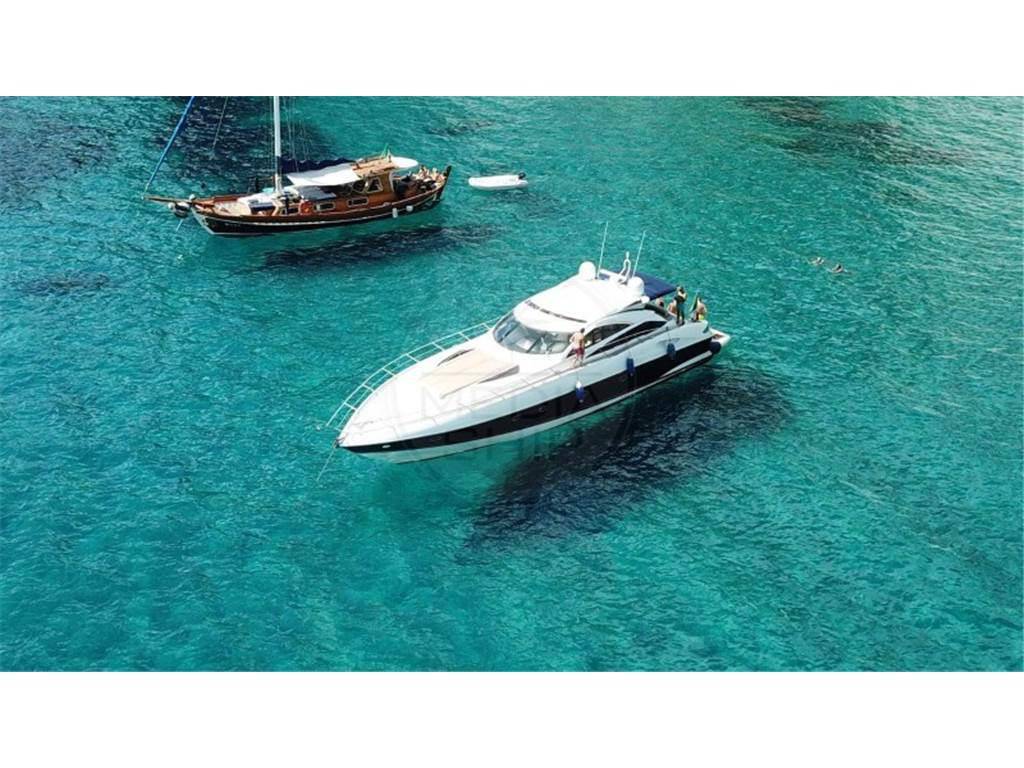 Sunseeker Predator 68