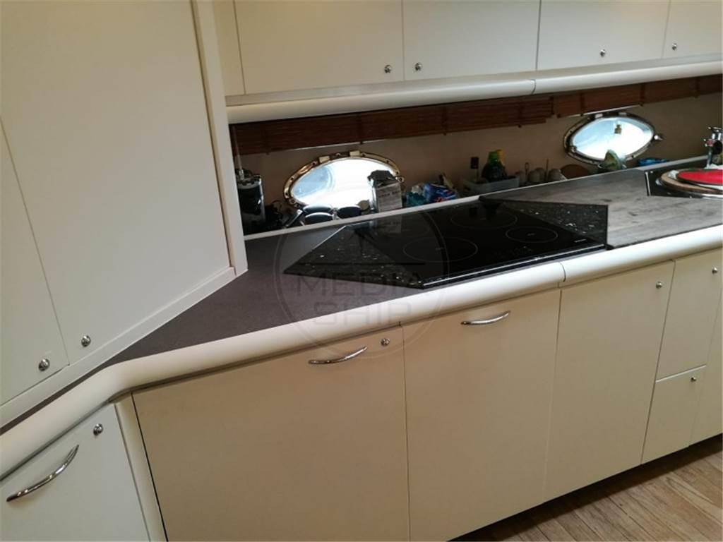 Sunseeker Predator 68