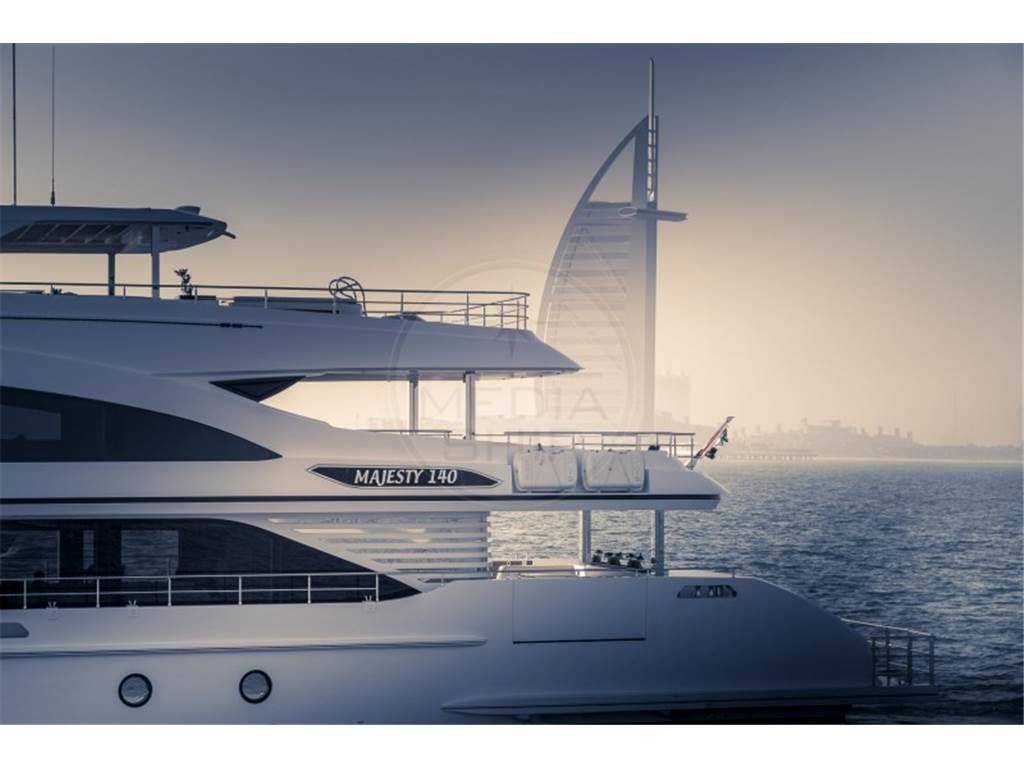 Gulf craft Majesty 140