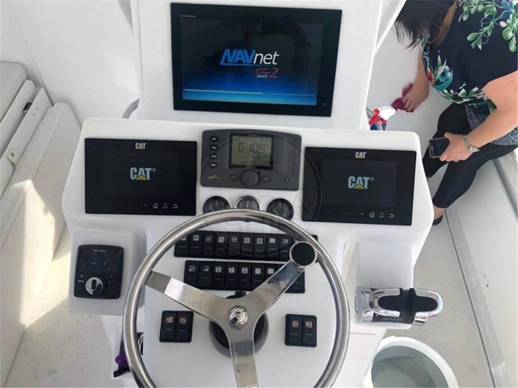 Luhrs 380