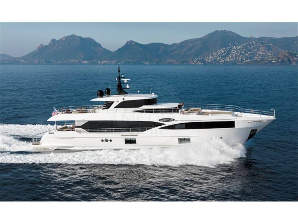 Gulf craft Majesty 100