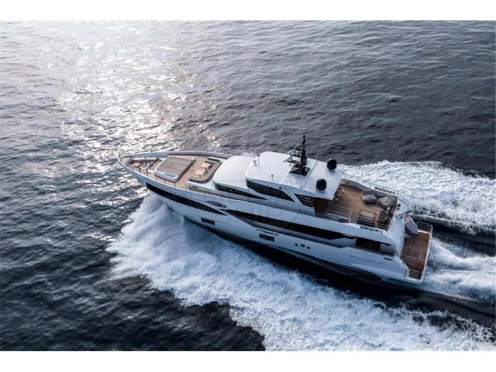 Gulf craft Majesty 100