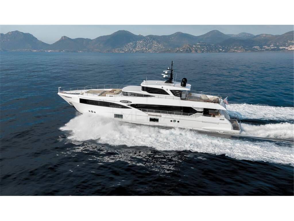 Gulf craft Majesty 100