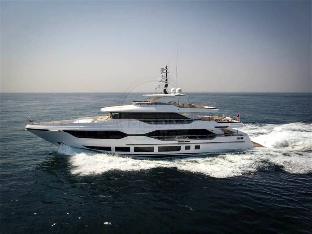 Gulf craft Majesty 120