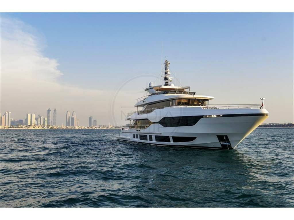 Gulf craft Majesty 120