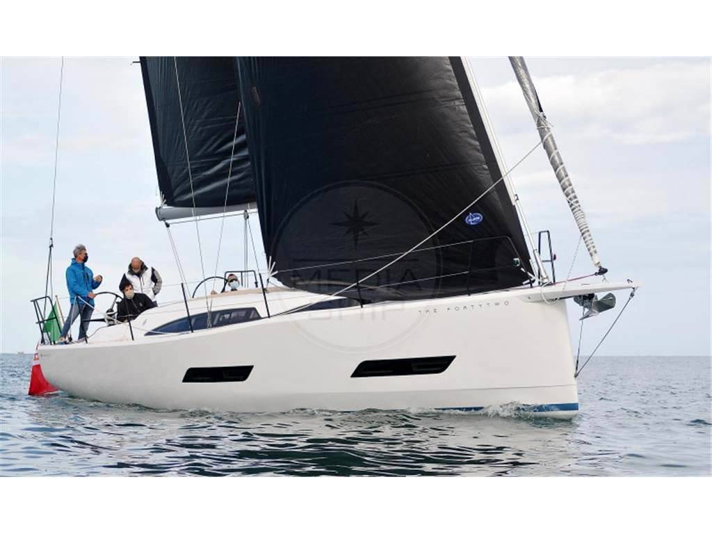 Eleva yachts The fortytwo