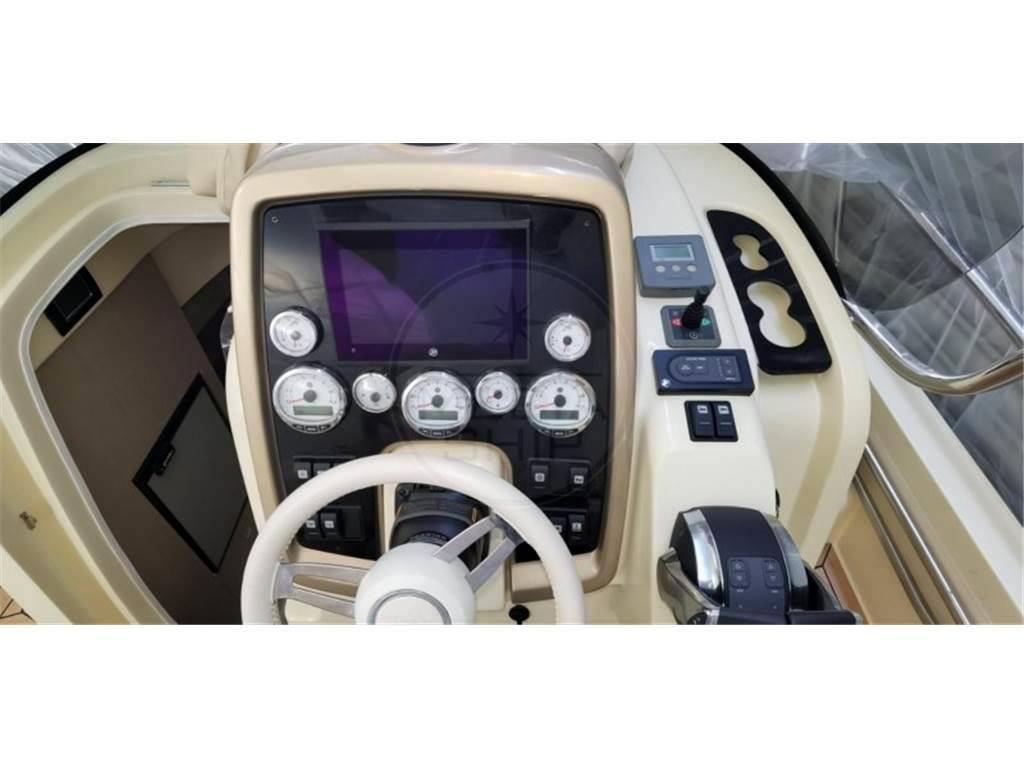 Invictus yacht Invictus cx270