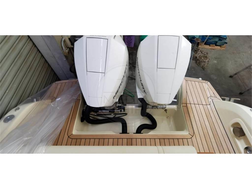 Invictus yacht Invictus cx270