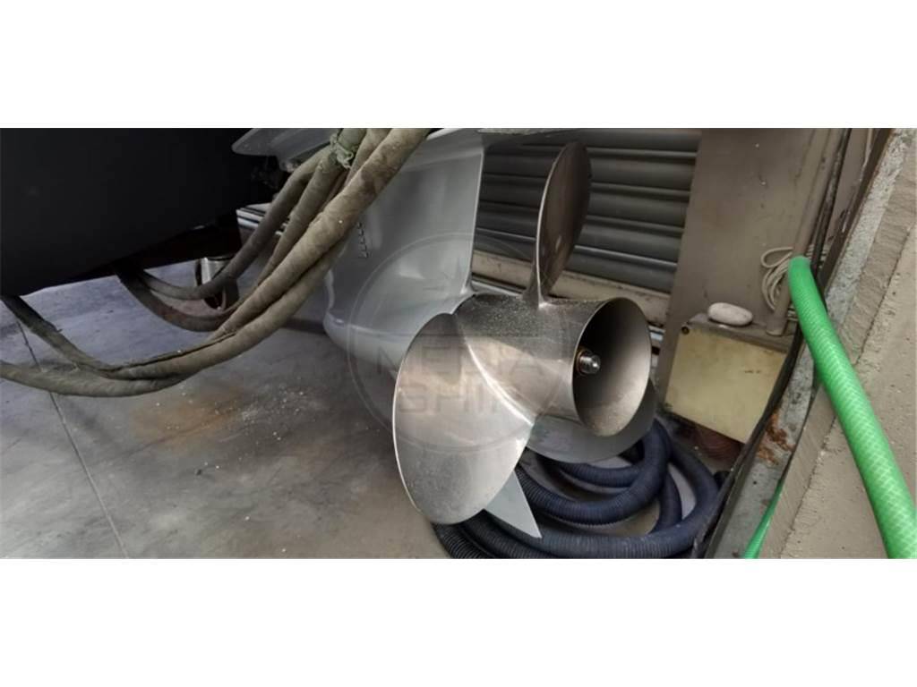 Invictus yacht Invictus cx270