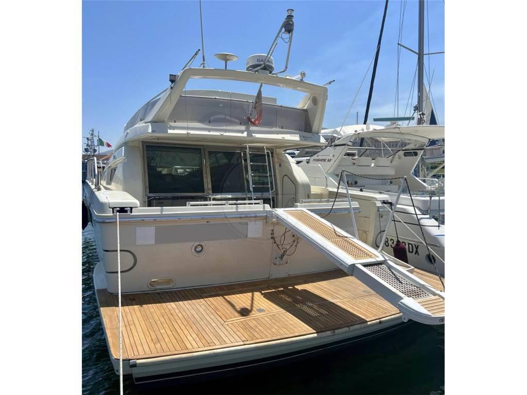 Ferretti 165