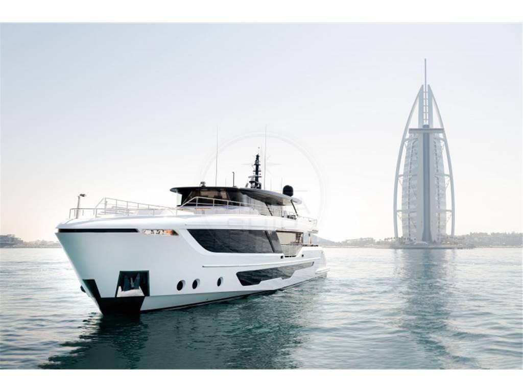 Gulf craft Majesty 111