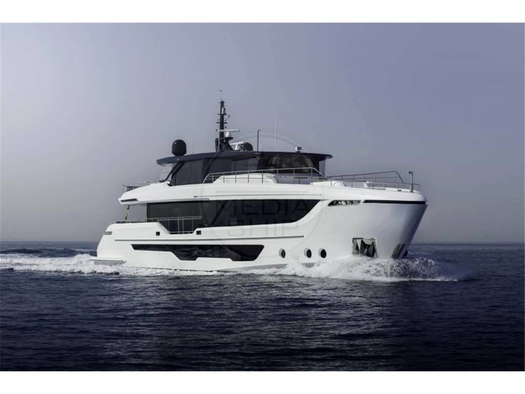 Gulf craft Majesty 111