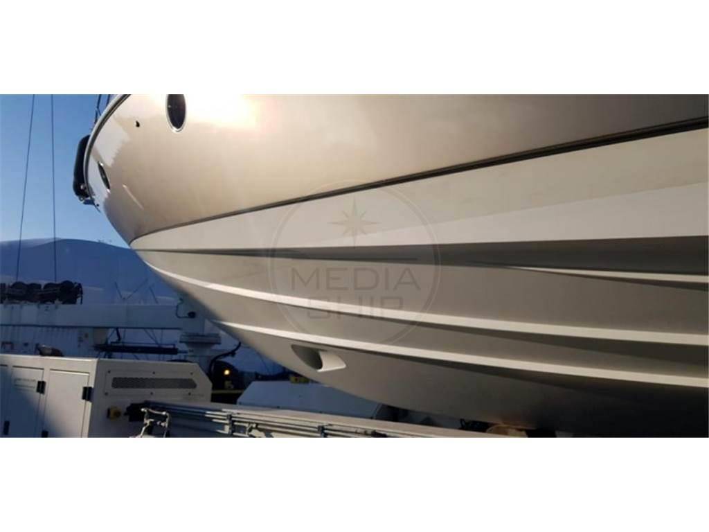 Azimut 68 s