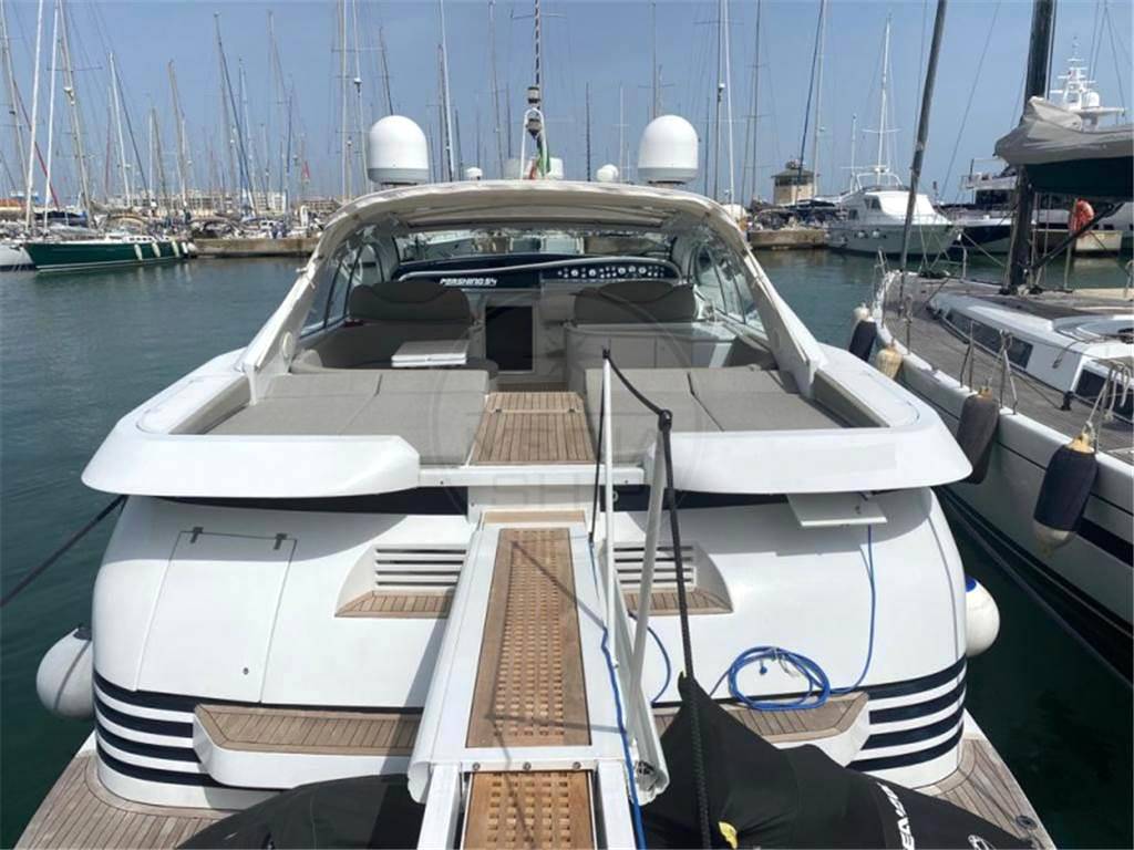 Pershing 54'