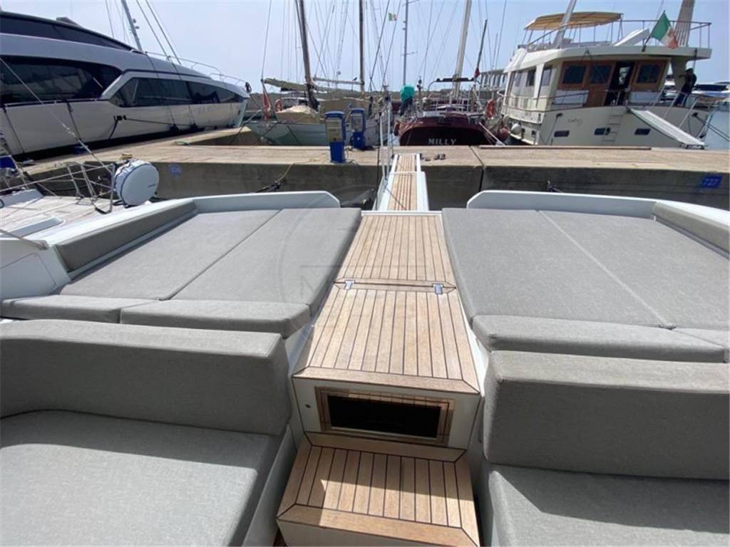 Pershing 54'
