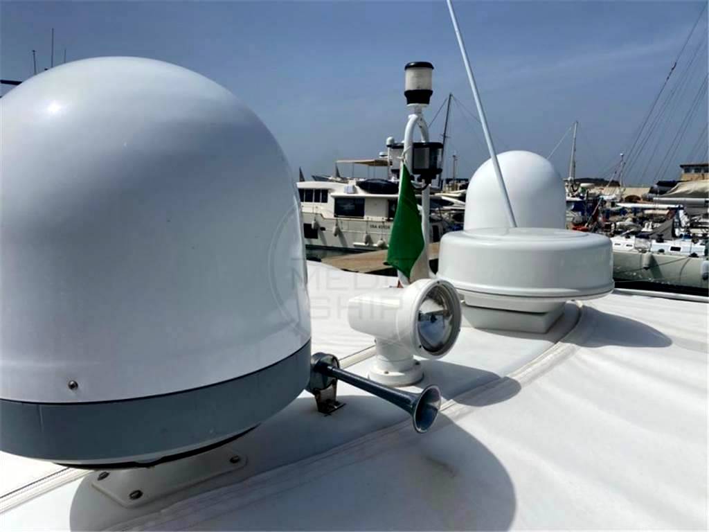 Pershing 54'