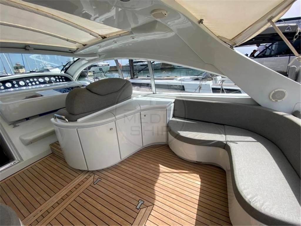 Pershing 54'