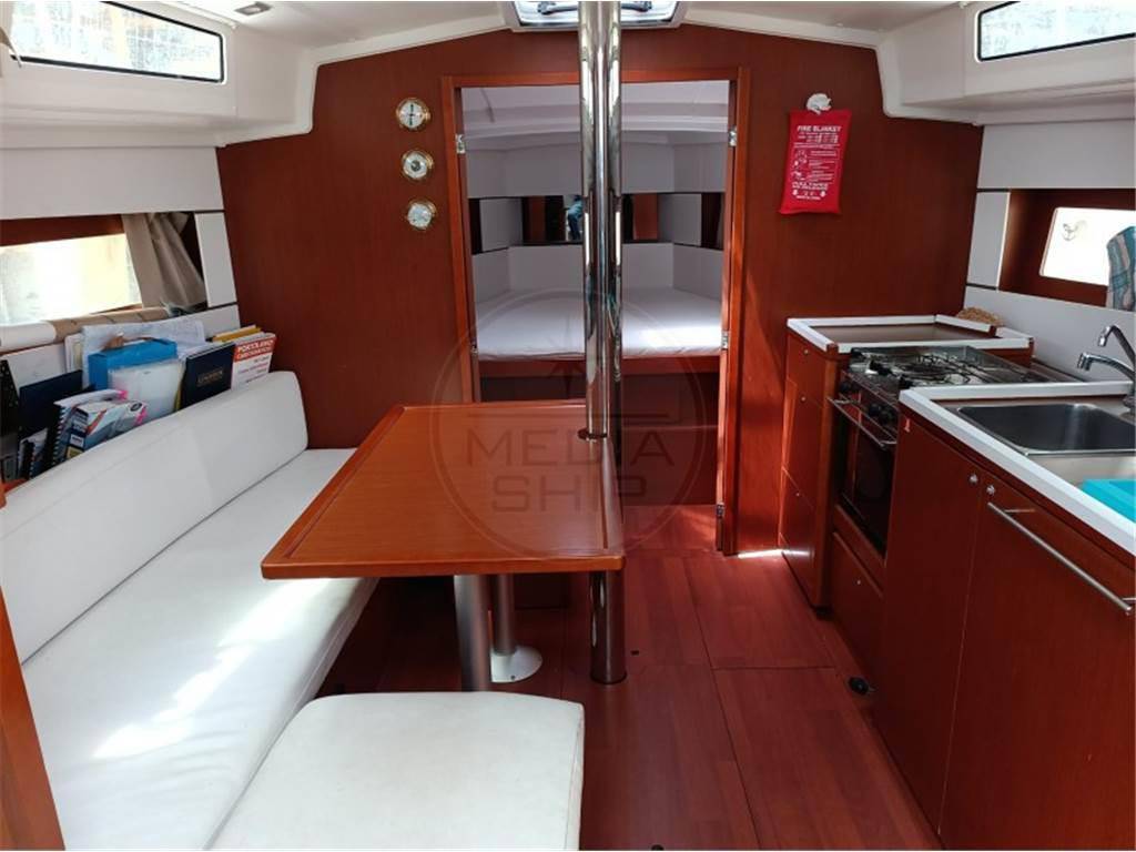 Beneteau Oceanis 38.1