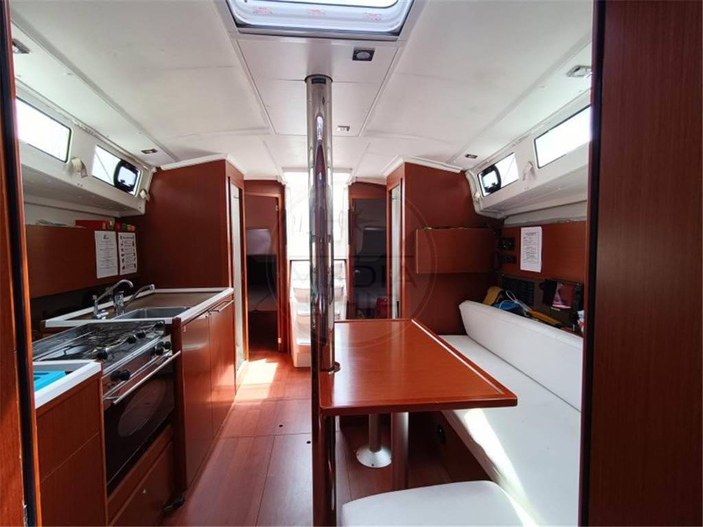 Beneteau Oceanis 38.1