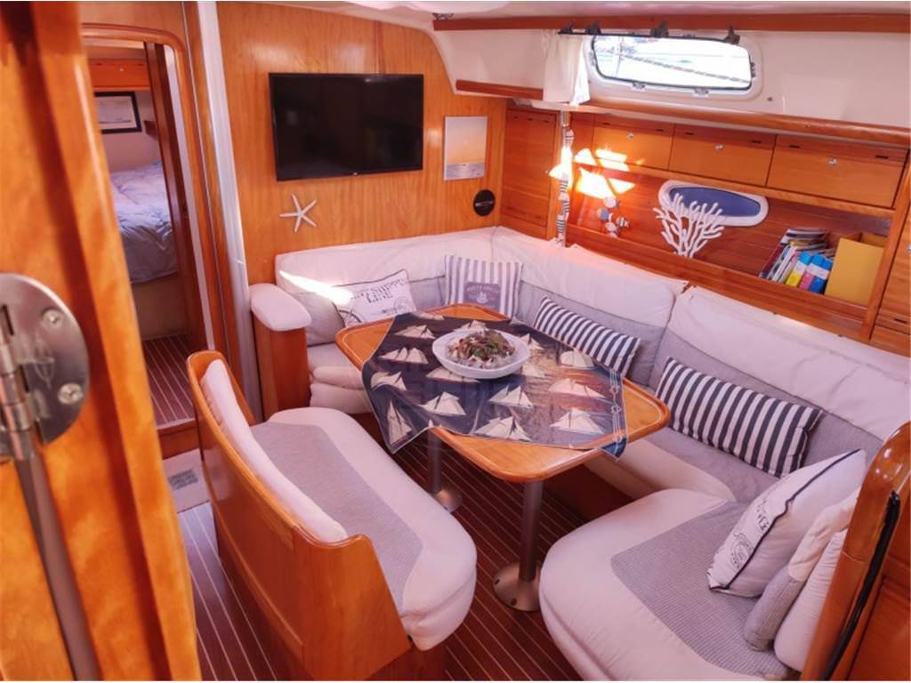 Bavaria 42 cruiser