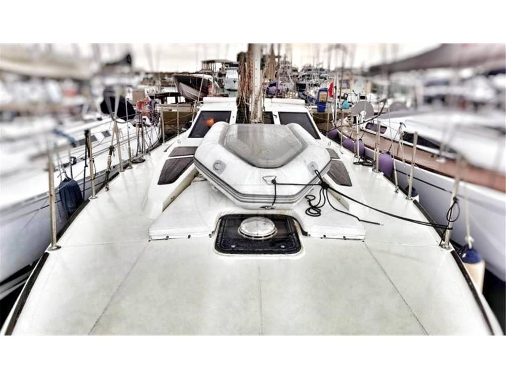 Ferretti Altura 422