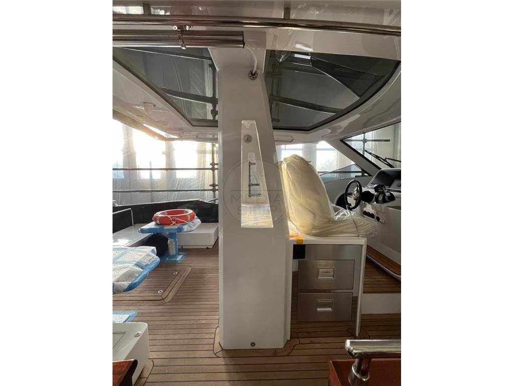 Austin parker Ibiza 44