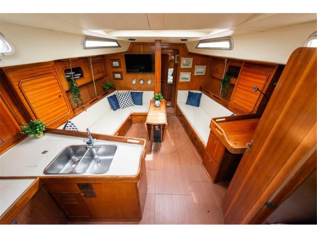 Bavaria 44