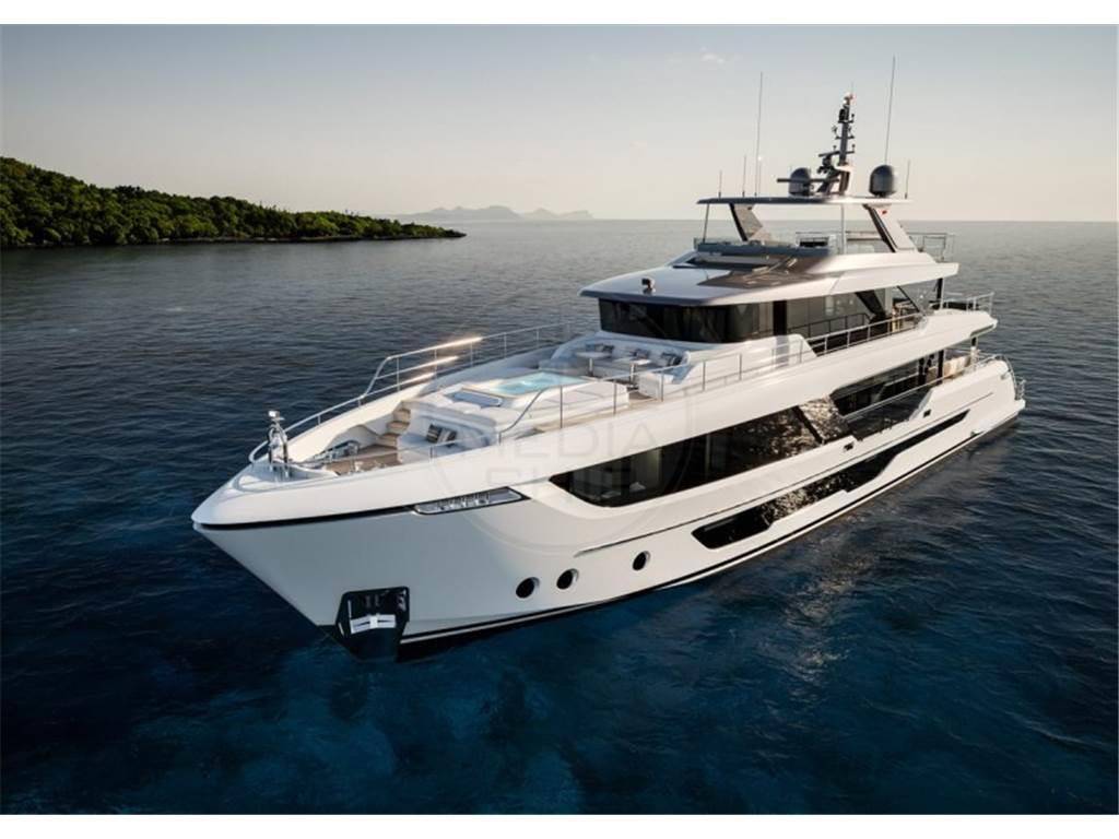 Gulf craft Majesty 112