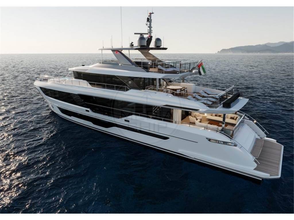 Gulf craft Majesty 112
