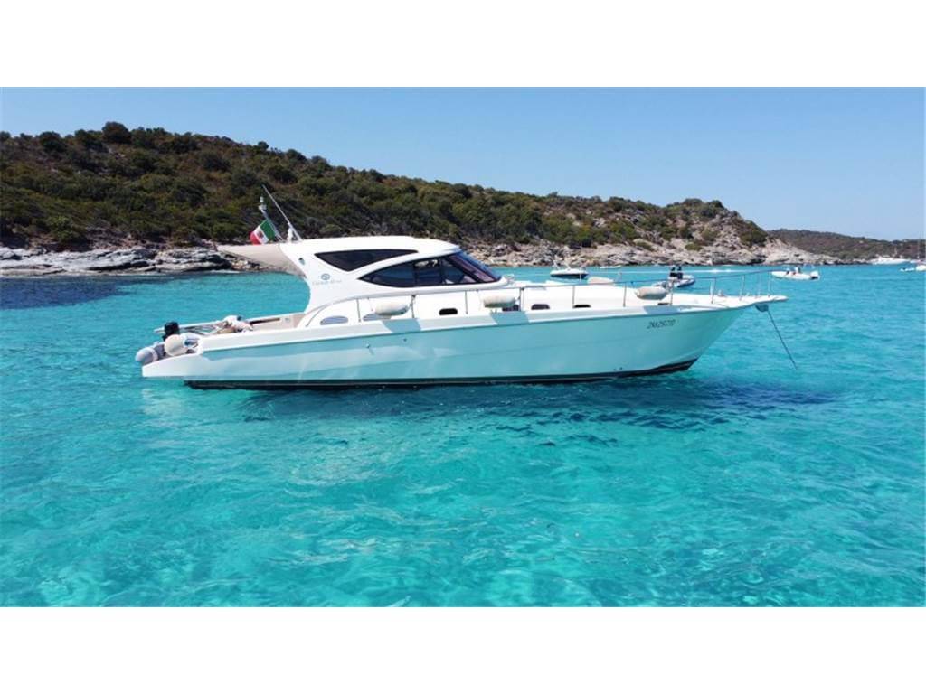 Cayman 43