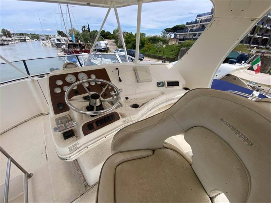 Silverton 38