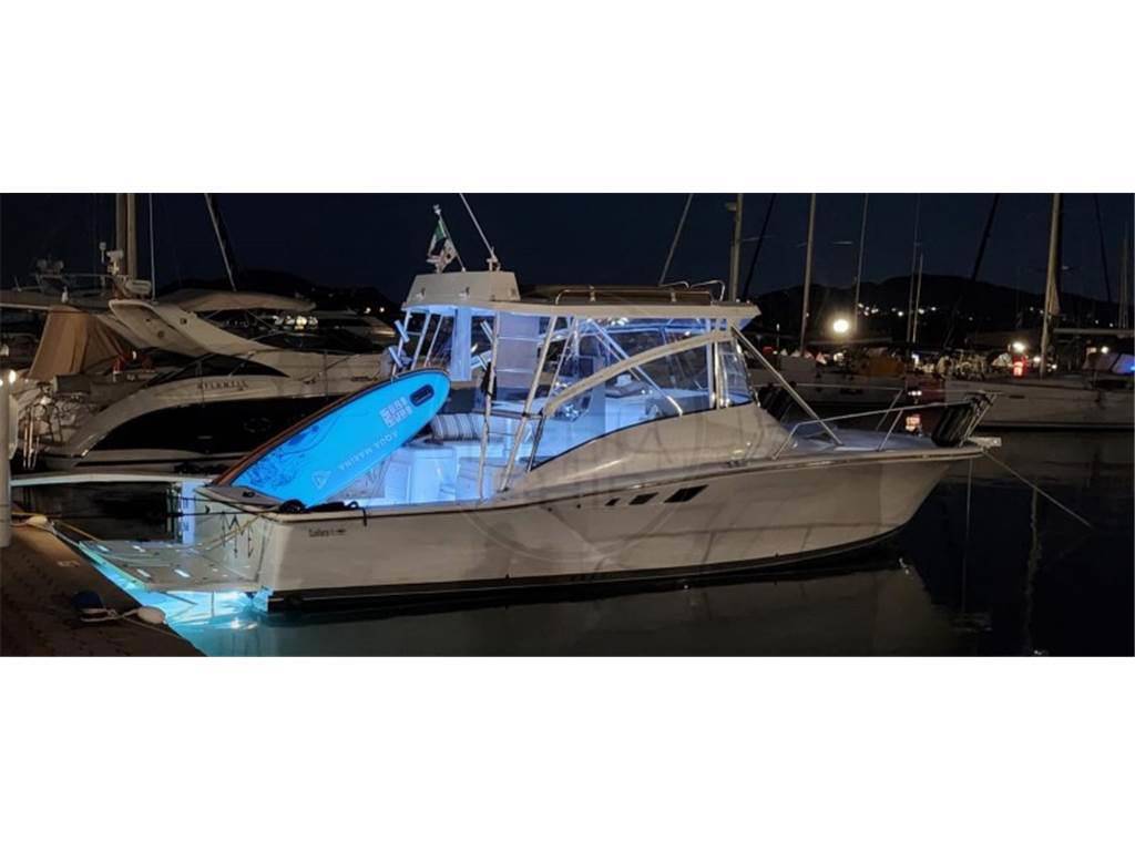 Luhrs 32