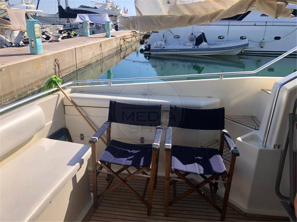 Ferretti 54