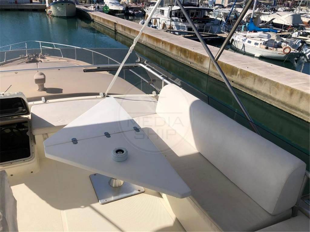 Ferretti 54
