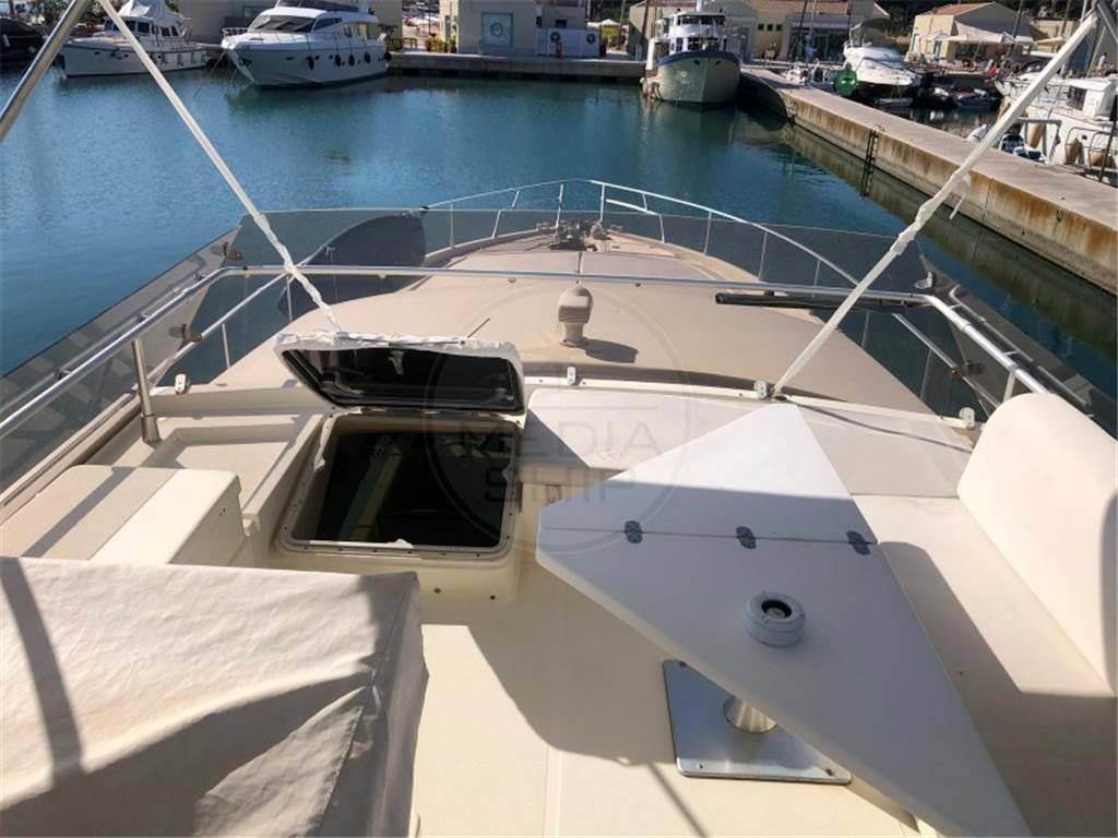 Ferretti 54