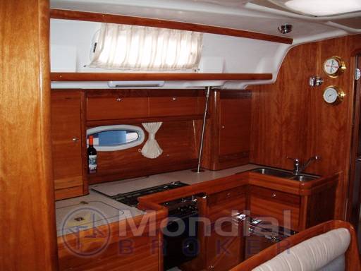 Bavaria 42 cruiser