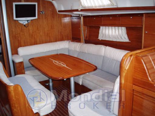 Bavaria 42 cruiser