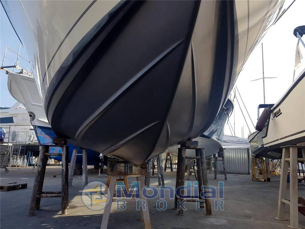 Pursuit 3100 offshore