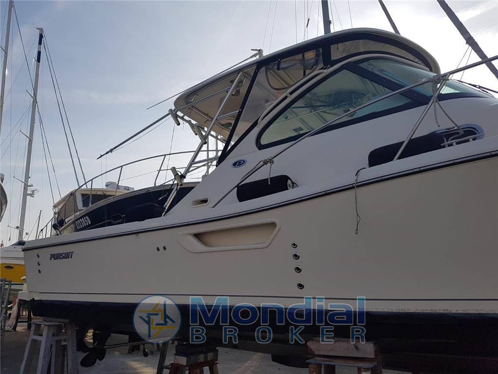 Pursuit 3100 offshore