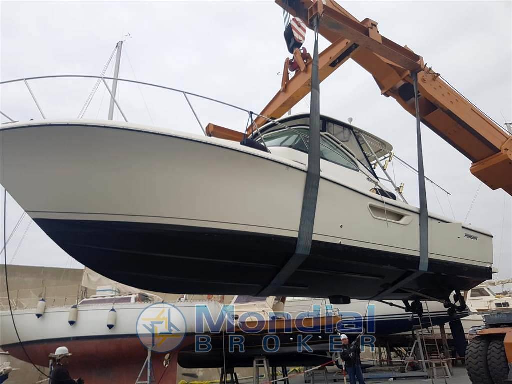 Pursuit 3100 offshore