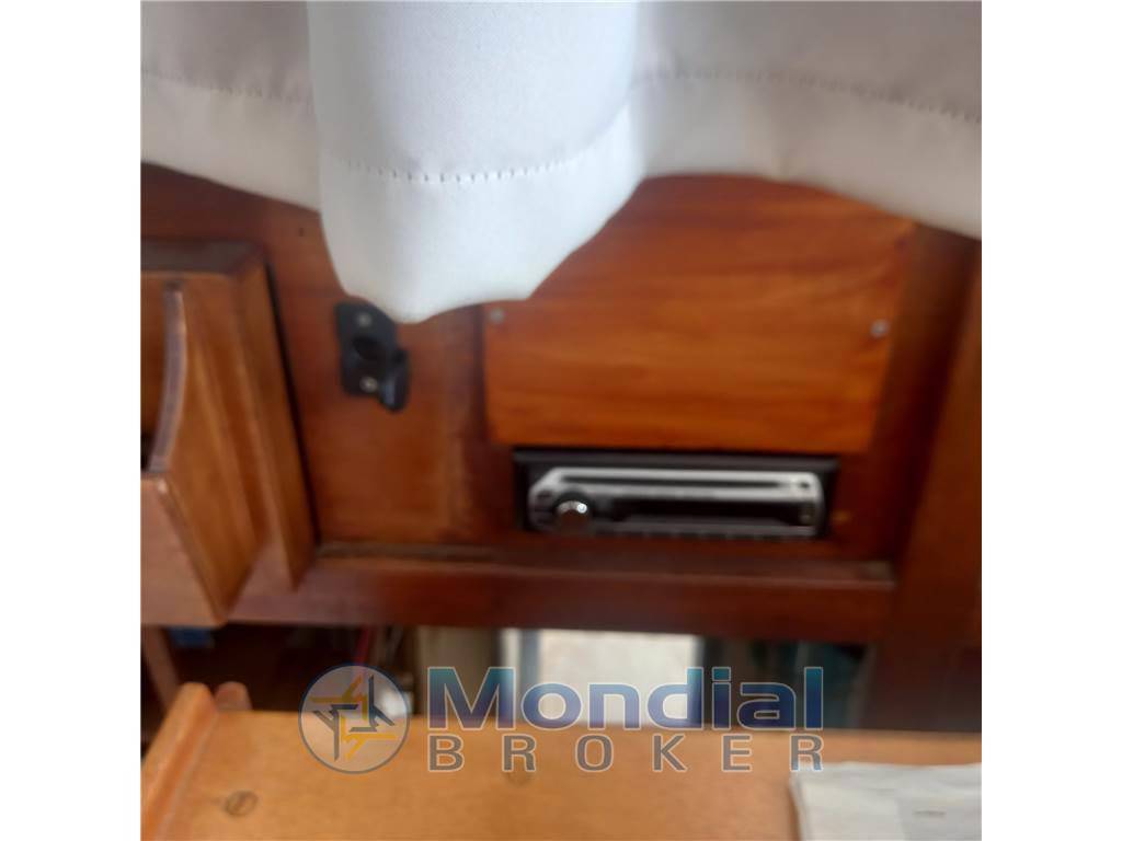 Trojan yacht Trojan 36 fly