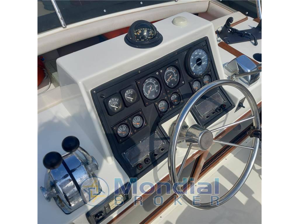 Trojan yacht Trojan 36 fly